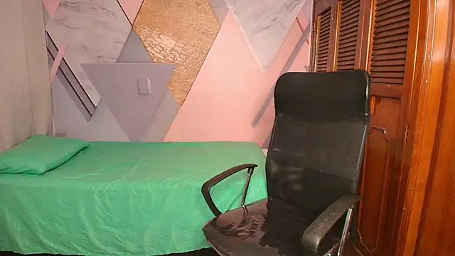 Snapshot of canela_salvaje chatting on 02-20-26, 07:36 canela salvaje online show from 02-20-26, 07:36