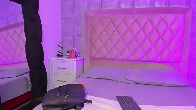 Snapshot of CleoFoxx_ chatting on 02-09-26, 01:26 CleoFoxx online show from 02-09-26, 01:26