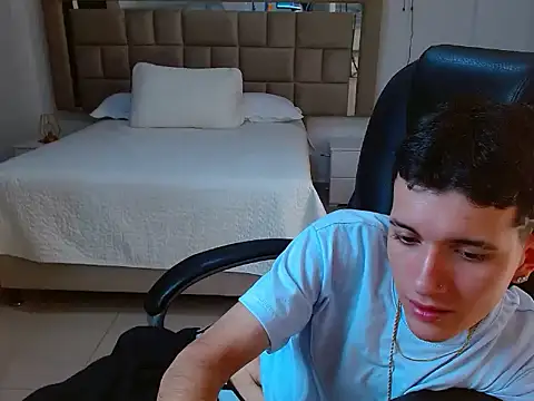 Snapshot of eroboyxox chatting on 02-17-26, 08:48 eroboyxox online show from 02-17-26, 08:48