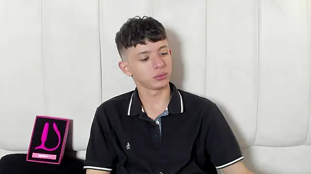 Snapshot of David_Roy_ chatting on 02-26-26, 01:32 David Roy online show from 02-26-26, 01:32