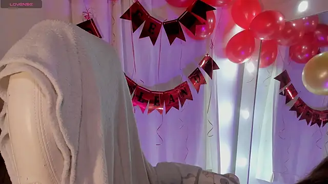 Victoria-swan online show from 04-17-26, 12:19