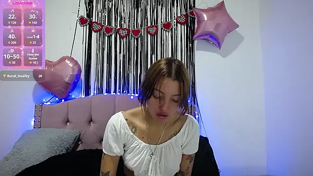 Snapshot of emily_cooper_pym chatting on 02-16-26, 12:01 emily cooper pym online show from 02-16-26, 12:01