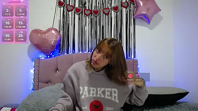 Snapshot of emily_cooper_pym chatting on 02-19-26, 12:23 emily cooper pym online show from 02-19-26, 12:23