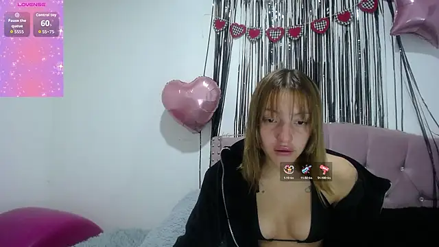 Snapshot of emily_cooper_pym chatting on 02-25-26, 12:15 emily cooper pym online show from 02-25-26, 12:15