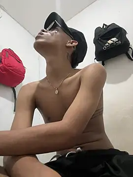 Snapshot of dominick_fran chatting on 02-08-26, 01:42 dominick fran online show from 02-08-26, 01:42