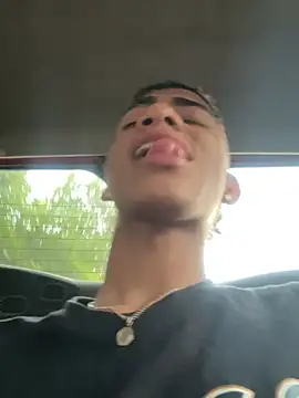 Snapshot of dominick_fran chatting on 02-10-26, 10:58 dominick fran online show from 02-10-26, 10:58