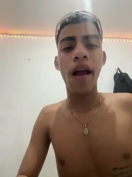 Snapshot of dominick_fran chatting on 02-13-26, 08:10 dominick fran online show from 02-13-26, 08:10