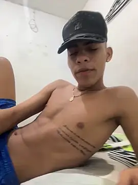 Snapshot of dominick_fran chatting on 02-20-26, 06:26 dominick fran online show from 02-20-26, 06:26