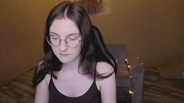 Snapshot of VixenLight chatting on 02-13-26, 09:38 VixenLight online show from 02-13-26, 09:38