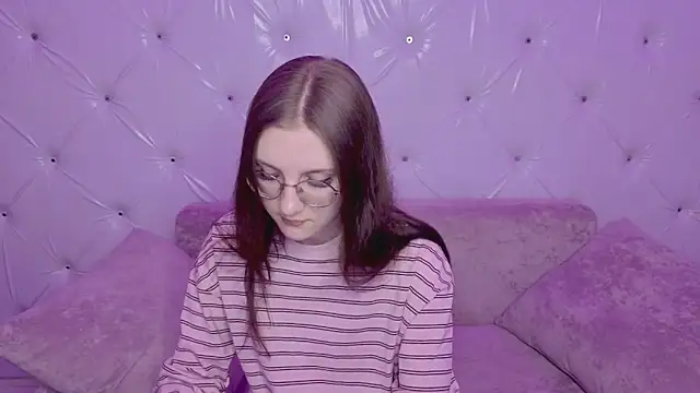 Snapshot of VixenLight chatting on 02-23-26, 02:42 VixenLight online show from 02-23-26, 02:42