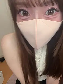 Snapshot of momo_mm chatting on 06-25-26, 04:01 momo mm online show from 06-25-26, 04:01