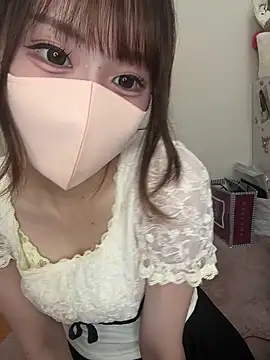 Snapshot of momo_mm chatting on 07-14-26, 02:05 momo mm online show from 07-14-26, 02:05