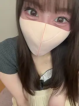 Snapshot of momo_mm chatting on 07-18-26, 02:05 momo mm online show from 07-18-26, 02:05