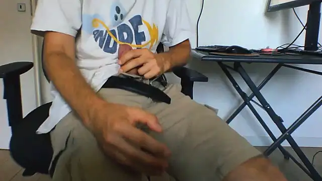 Snapshot of andre_italy chatting on 07-06-26, 03:36 andre italy online show from 07-06-26, 03:36