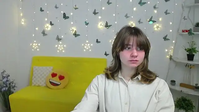 Snapshot of AnnaWest_ chatting on 03-04-26, 06:30 AnnaWest online show from 03-04-26, 06:30