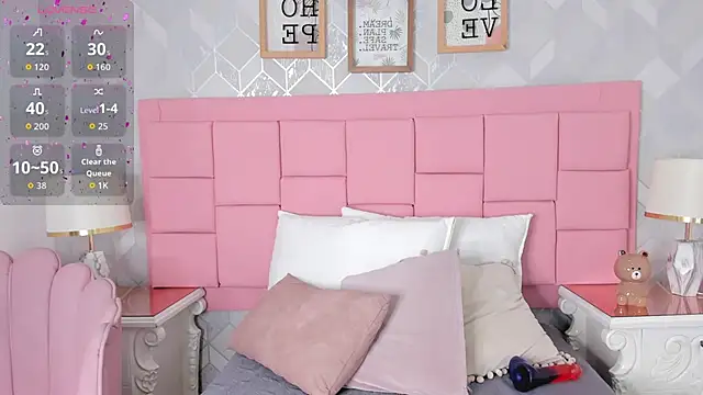 Snapshot of dolly_kitter chatting on 02-14-26, 11:29 dolly kitter online show from 02-14-26, 11:29