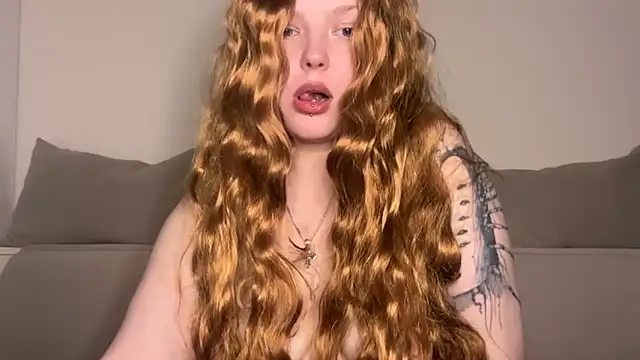 Snapshot of Ophelia_Ritz chatting on 02-23-26, 07:00 Ophelia Ritz online show from 02-23-26, 07:00