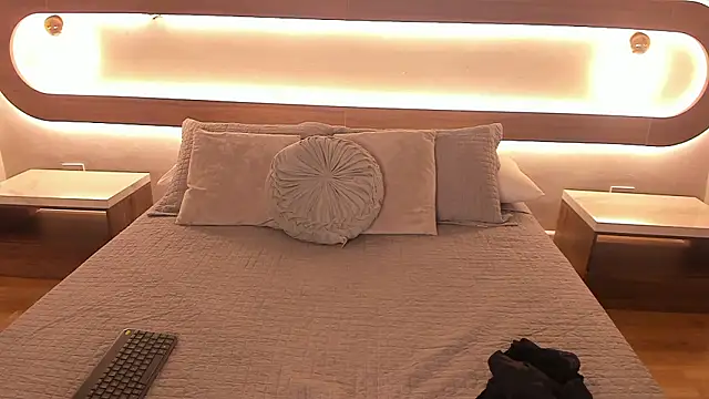 Snapshot of Sienna_brunette chatting on 02-08-26, 12:19 Sienna brunette online show from 02-08-26, 12:19