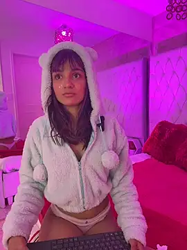 Snapshot of Kitty_madness chatting on 02-10-26, 08:24 Kitty madness online show from 02-10-26, 08:24