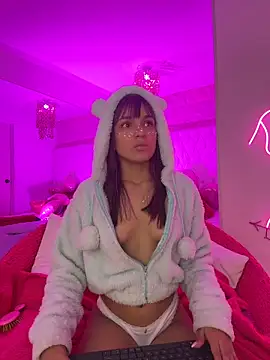 Snapshot of Kitty_madness chatting on 02-16-26, 11:01 Kitty madness online show from 02-16-26, 11:01