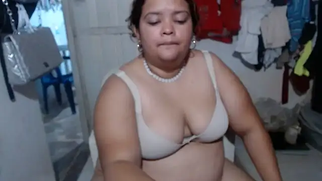 Snapshot of Diosa_Rosa chatting on 02-23-26, 04:32 Diosa Rosa online show from 02-23-26, 04:32