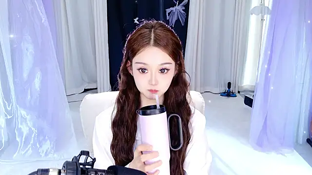 Dancer Lucky-Nini online show from 02-18-26, 07:59