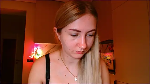 BluueSilk online show from 02-10-26, 06:50