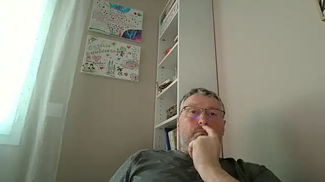 doudou310 online show from 02-28-26, 05:03