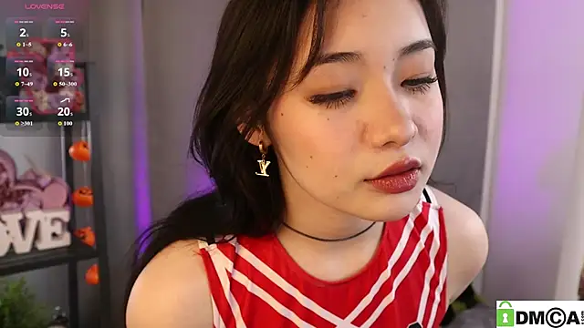 Snapshot of Noiry_Vuvez chatting on 04-29-26, 08:04 Noiry Vuvez online show from 04-29-26, 08:04