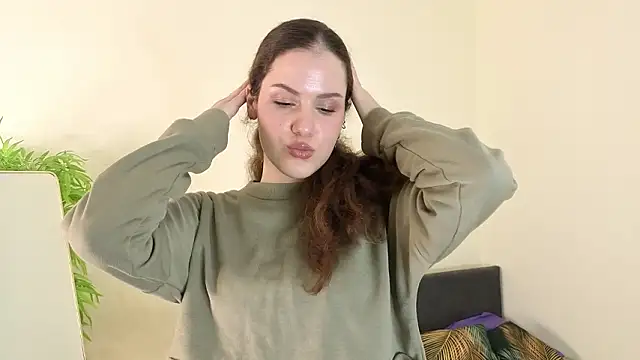 Snapshot of Lili_Torin chatting on 02-11-26, 03:39 Lili Torin online show from 02-11-26, 03:39