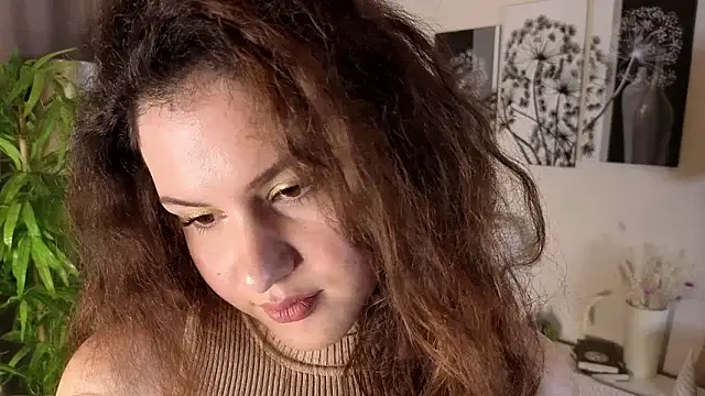 Snapshot of Lili_Torin chatting on 02-15-26, 01:41 Lili Torin online show from 02-15-26, 01:41