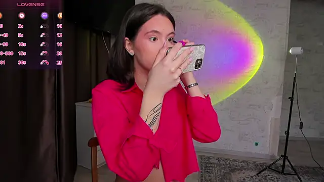 Snapshot of Hey_Mia chatting on 02-24-26, 04:21 Hey Mia online show from 02-24-26, 04:21