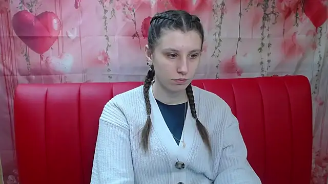 Snapshot of LilianaShine chatting on 02-22-26, 06:13 LilianaShine online show from 02-22-26, 06:13