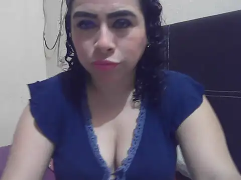 Snapshot of DalilahMx chatting on 02-17-26, 04:02 DalilahMx online show from 02-17-26, 04:02