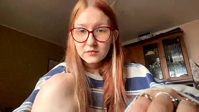 Snapshot of LaureenVielma chatting on 02-15-26, 07:51 LaureenVielma online show from 02-15-26, 07:51