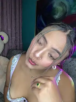 Snapshot of Kylievoos chatting on 02-09-26, 11:31 Kylievoos online show from 02-09-26, 11:31