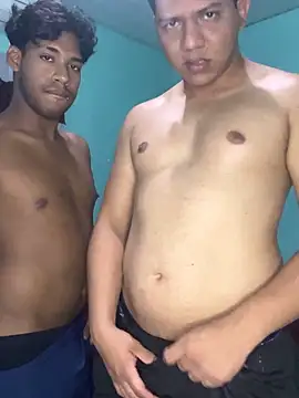 Snapshot of Loaisn chatting on 02-28-26, 01:17 Loaisn online show from 02-28-26, 01:17