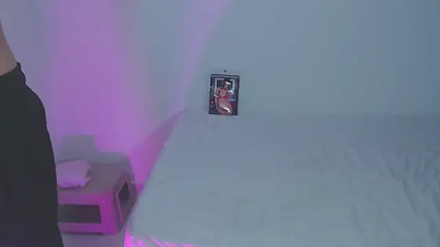 Snapshot of the_skinny_one chatting on 02-18-26, 12:12 the skinny one online show from 02-18-26, 12:12