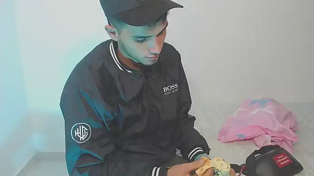 Snapshot of the_skinny_one chatting on 02-20-26, 12:05 the skinny one online show from 02-20-26, 12:05