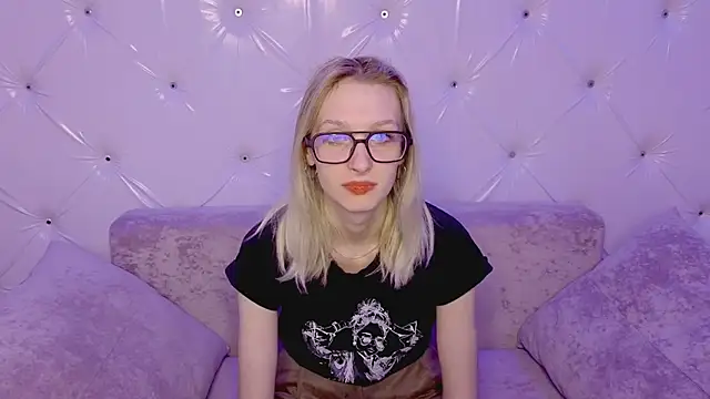 Snapshot of Akiro_Kim7 chatting on 02-17-26, 02:19 Akiro Kim7 online show from 02-17-26, 02:19