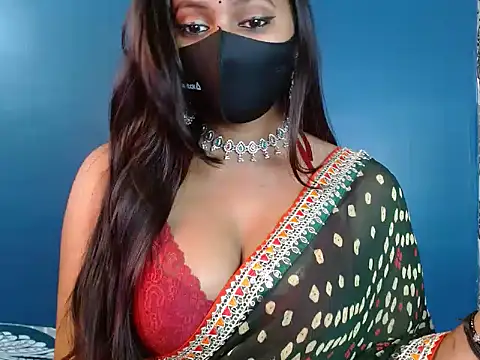 Snapshot of Hotginni4 chatting on 02-13-26, 04:14 Hotginni4 online show from 02-13-26, 04:14