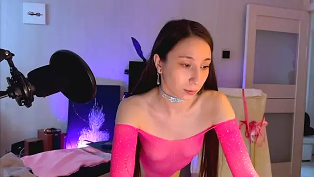 Snapshot of karinasun chatting on 02-12-26, 07:03 karinasun online show from 02-12-26, 07:03