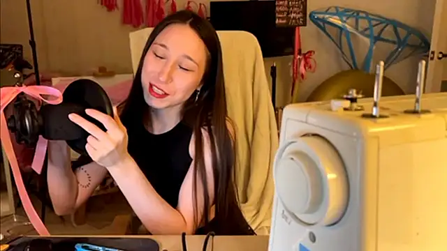 Snapshot of karinasun chatting on 02-21-26, 03:35 karinasun online show from 02-21-26, 03:35