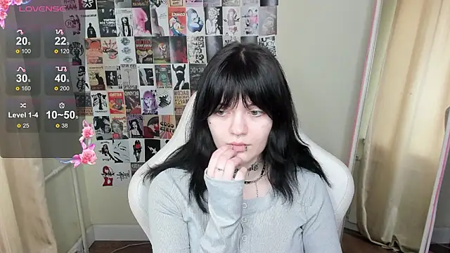 Snapshot of Emma_Darkkk chatting on 02-17-26, 05:48 Emma Darkkk online show from 02-17-26, 05:48