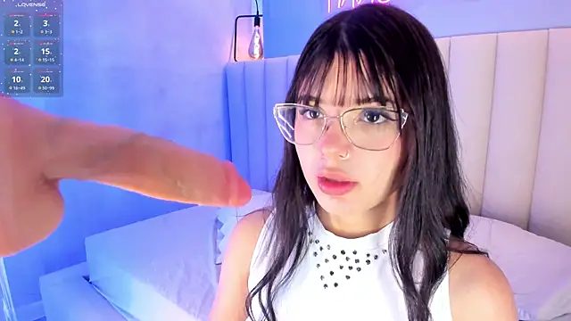 Snapshot of cherry_monroe chatting on 02-06-26, 10:40 cherry monroe online show from 02-06-26, 10:40