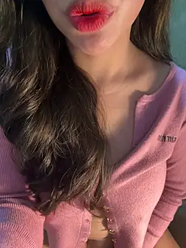 Snapshot of QuynhAnh_2k1 chatting on 02-06-26, 07:02 QuynhAnh 2k1 online show from 02-06-26, 07:02