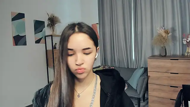 Snapshot of AvantgardAlone chatting on 02-16-26, 08:32 AvantgardAlone online show from 02-16-26, 08:32