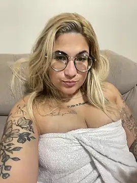 Snapshot of esposatattoo chatting on 02-21-26, 12:55 esposatattoo online show from 02-21-26, 12:55