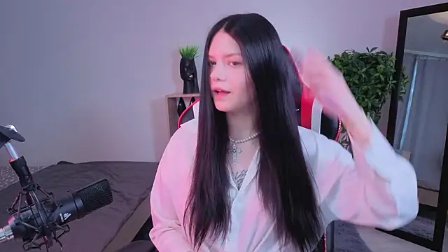 Maria trend online show from 02-14-26, 02:47