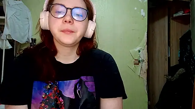 Snapshot of VannessaDillenbeck chatting on 02-27-26, 06:24 VannessaDillenbeck online show from 02-27-26, 06:24